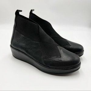 Fly London Black Leather Women's Elastic Paneled Ankle Booties Size 38